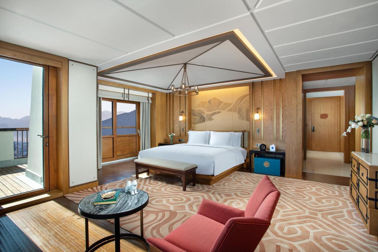 Hotel Indigo Diqing Moonlight City By Ihg Shangri-La Exterior photo